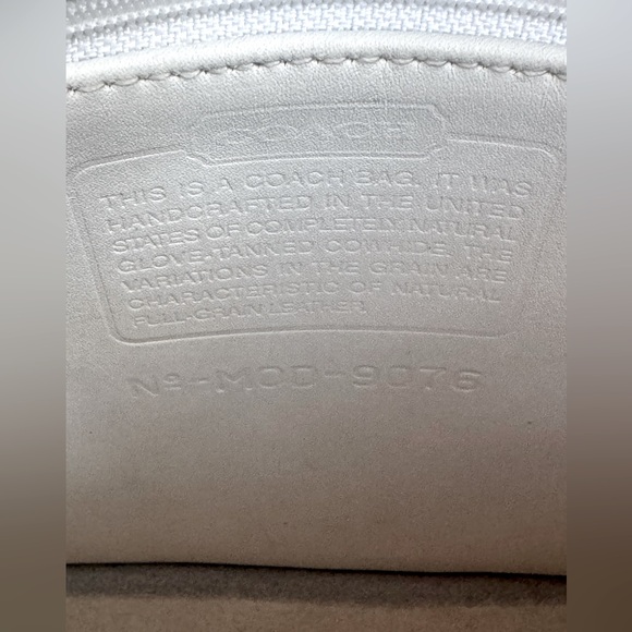 Vintage Coach Companion Flap Bag - # 9076 (Ivory) - Picture 7 of 13